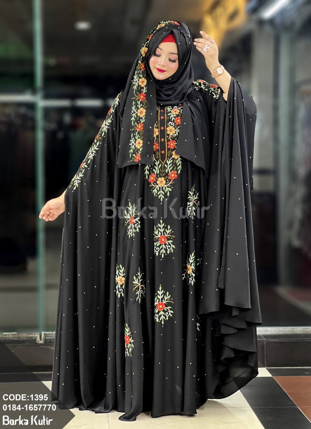 Embroidery pocket sleeve abaya
