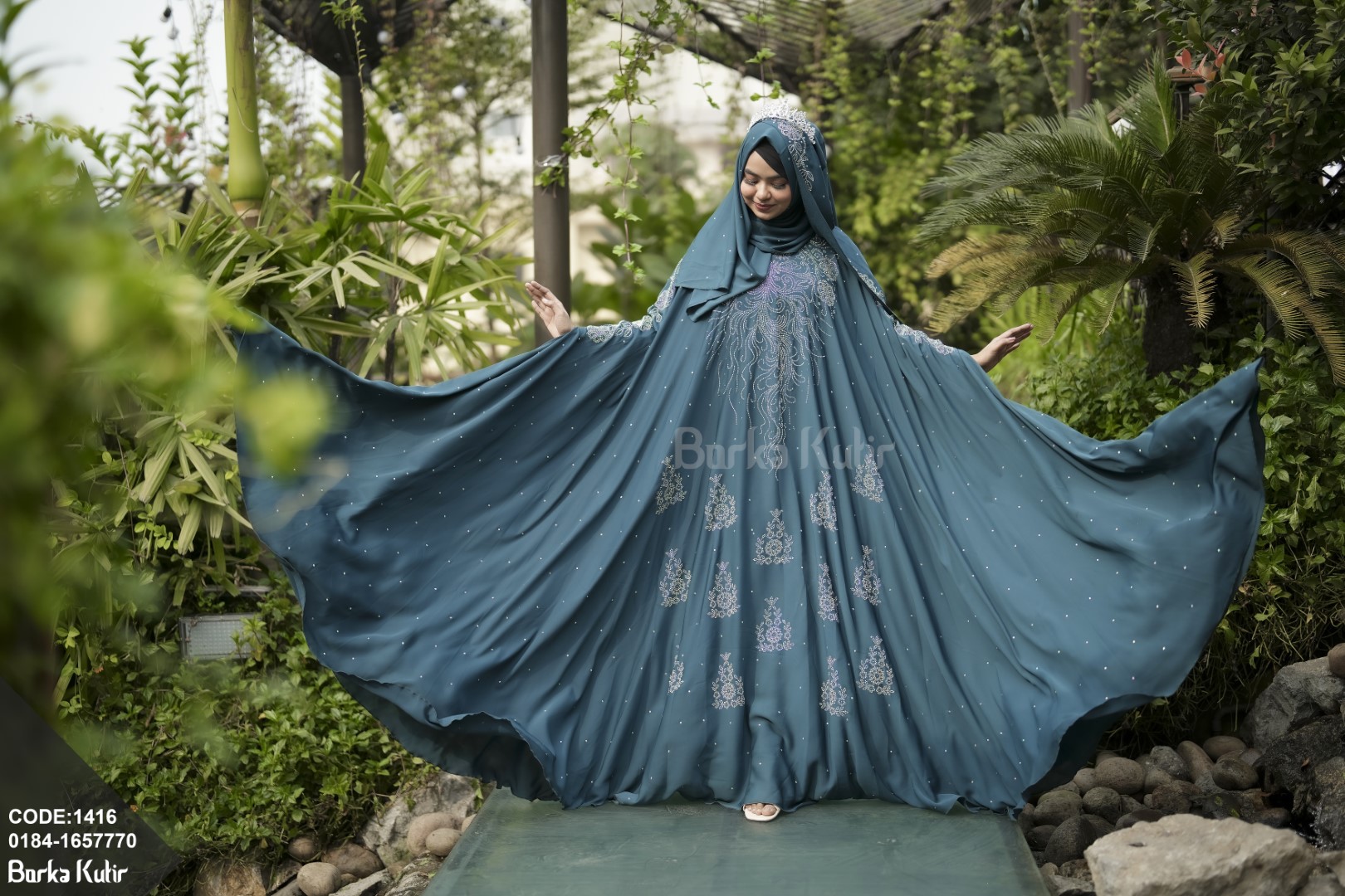 Elegent Stone Work Abaya